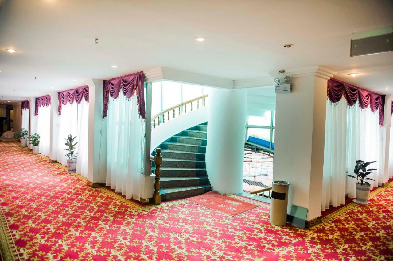 יאנג שואו New Century Hotel מראה חיצוני תמונה